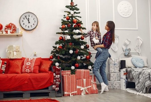warna natal dekorasi rumah merah hijau